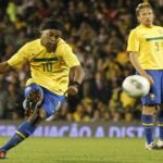 Ronaldinho-tiro-libre